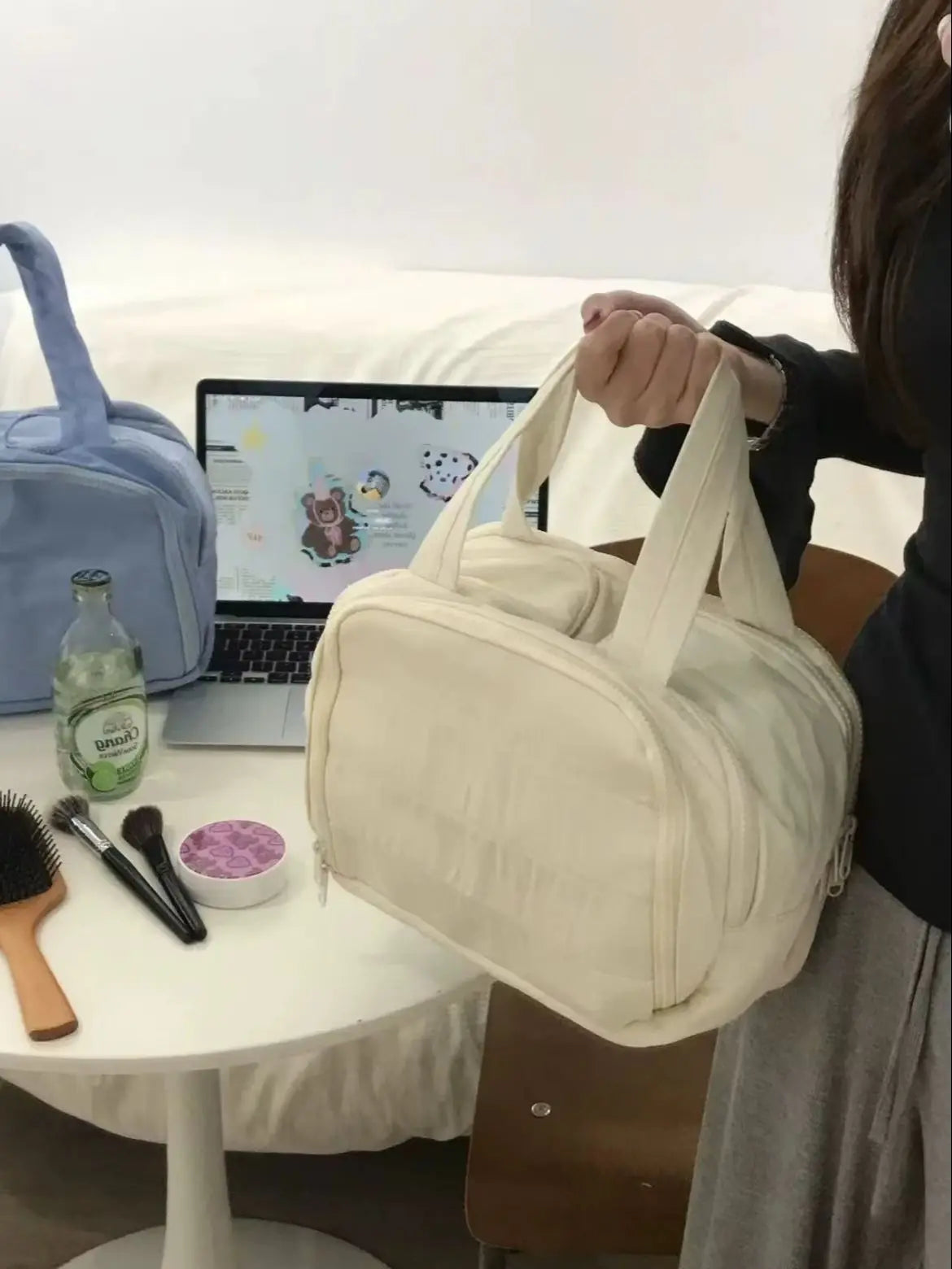 Portable Toiletry & Makeup Bag – Multi-Compartment with Wet and Dry Separation for Travel