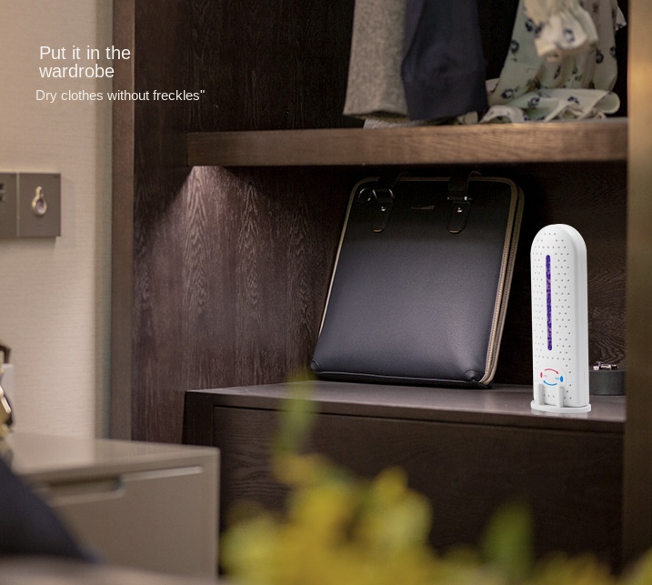 Mini air dehumidifier