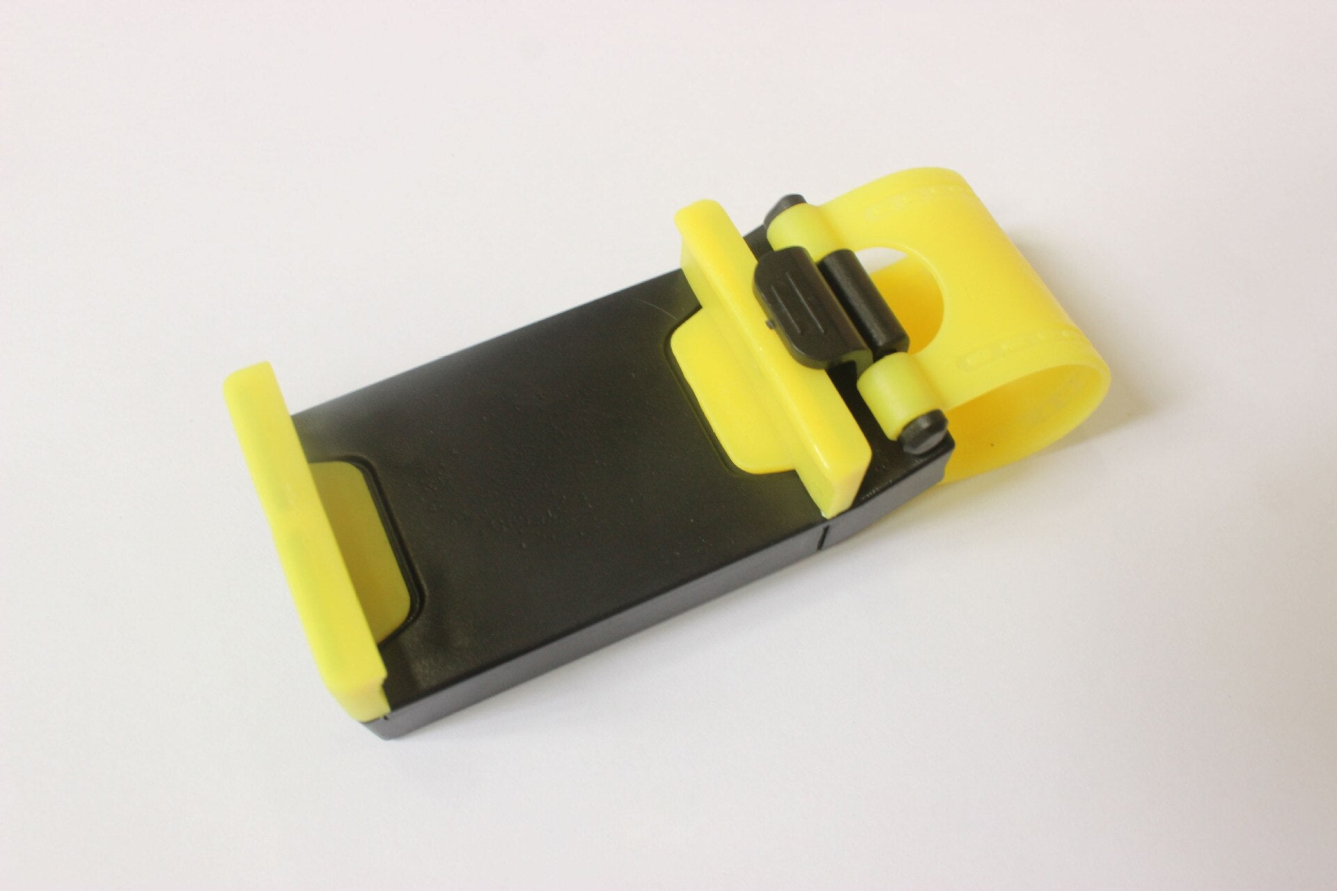 Support universel de téléphone pour volant