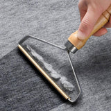 Brosse anti-poils et anti-peluches