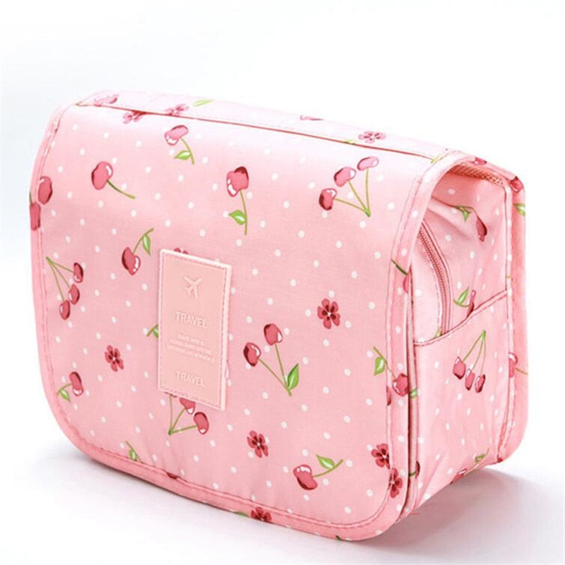 Trousse de toilette pratique à suspendre