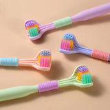 Brosse à dents à trois côtés en forme de V