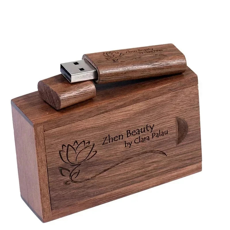 USB Stick in Wooden Box