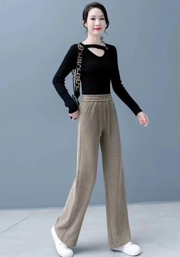 Women's Loose Corduroy Pants - Fur Lined