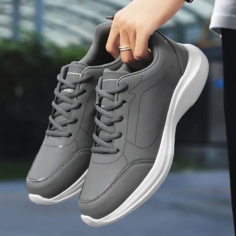 Men's lightweight lace-up sneakers