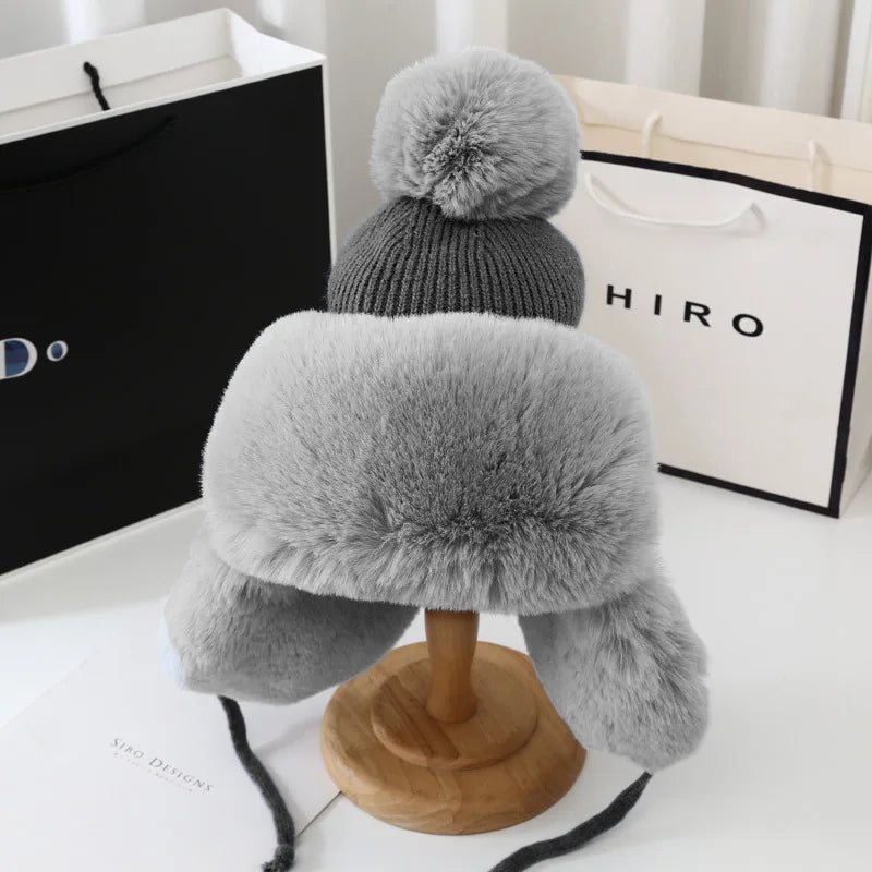 ULTRA Warm Pom-pom Beanie