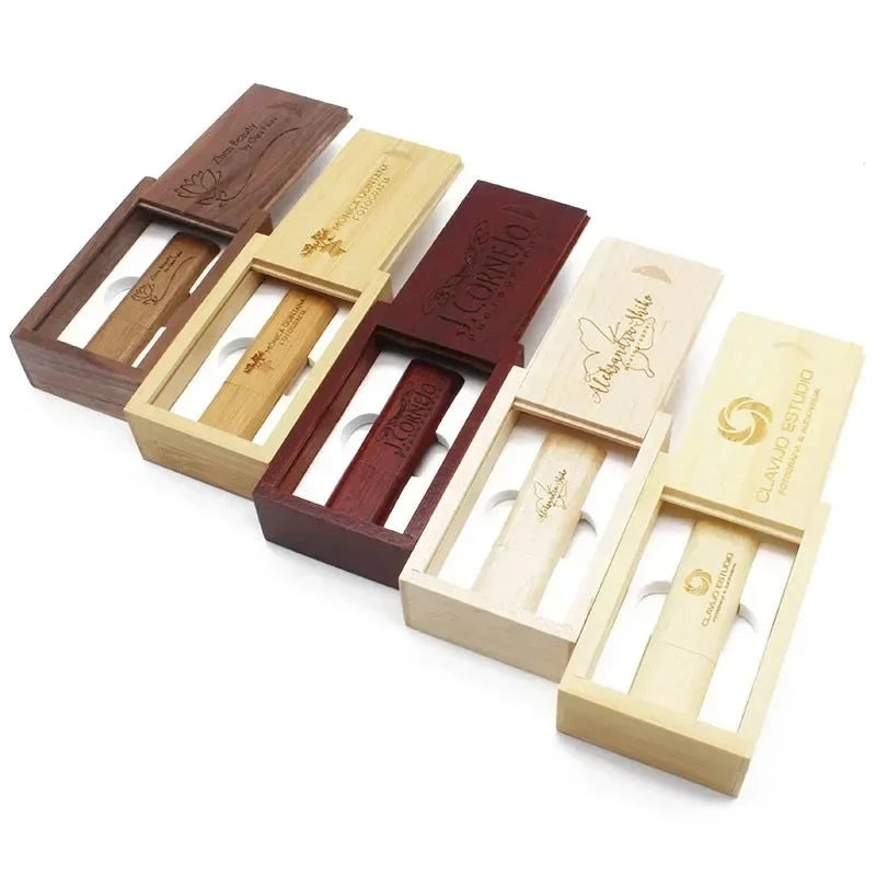 USB Stick in Wooden Box