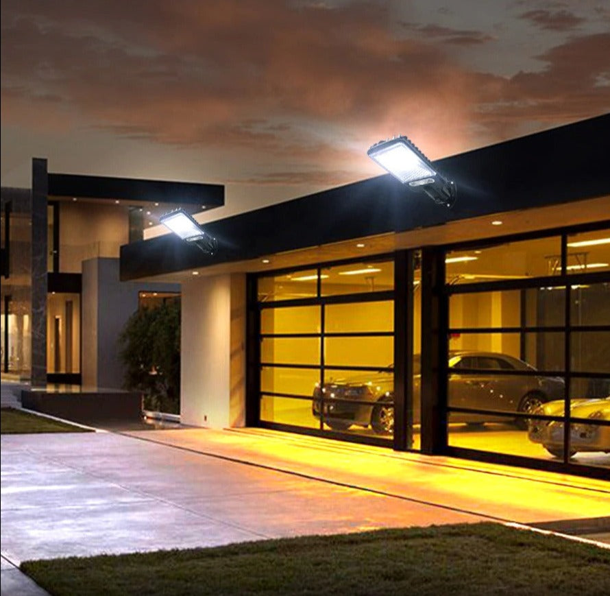 Long-Range Solar Street Light