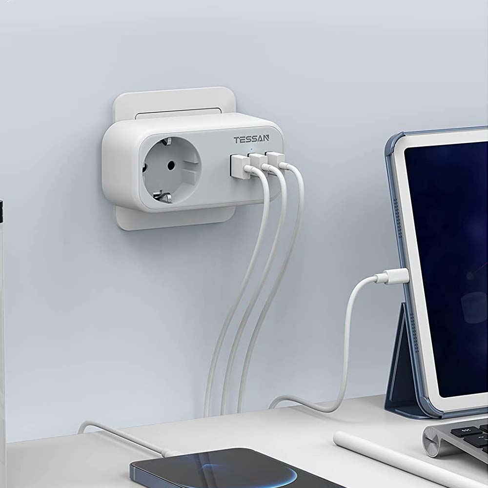 Prise murale avec 3 ports USB - Thunderbolt 1.3