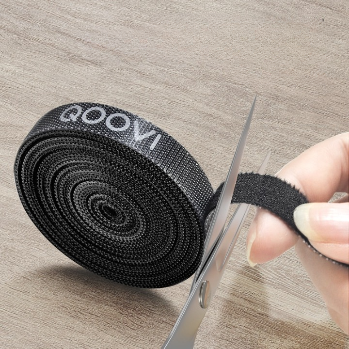 Câble organisateur pour téléphone et accessoires