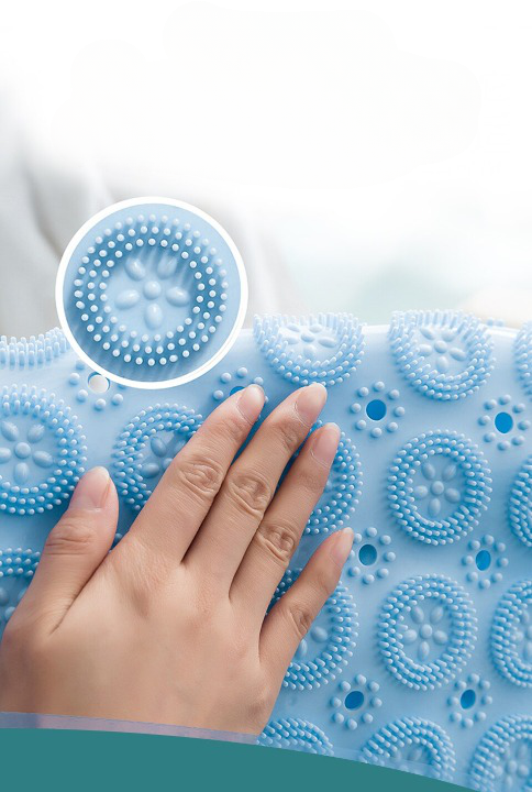 Massaging bath mat
