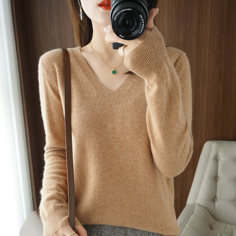 Ambre - Pull intemporel tricoté à Col V - Femme