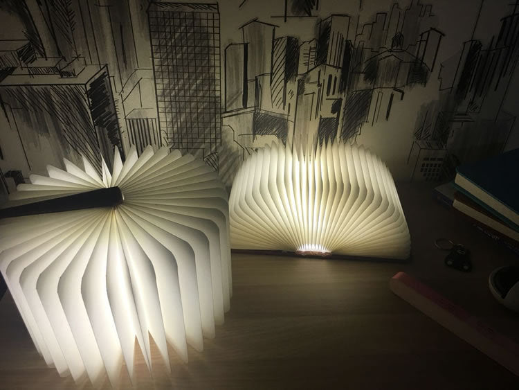 Lampe Led pliante en forme de livre